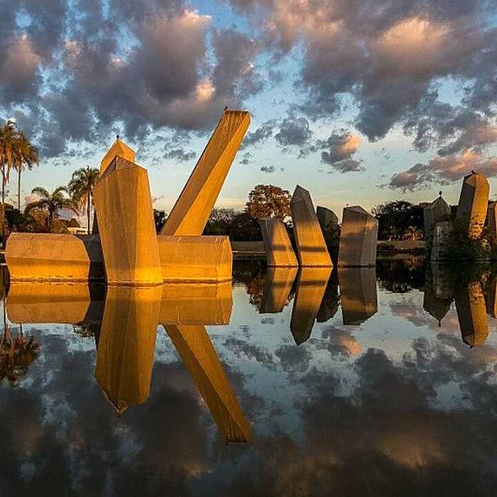 Praça dos Cristais Passeios Brasília